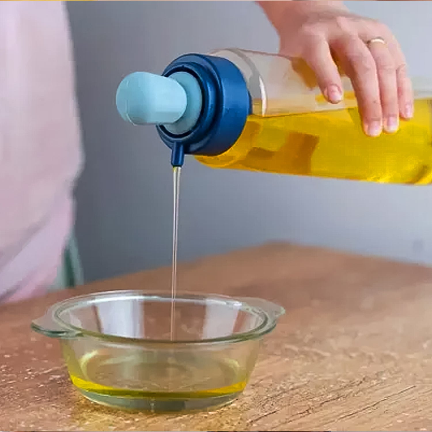 Multifunctional oil dispenser Multifunctional oil dispenser
